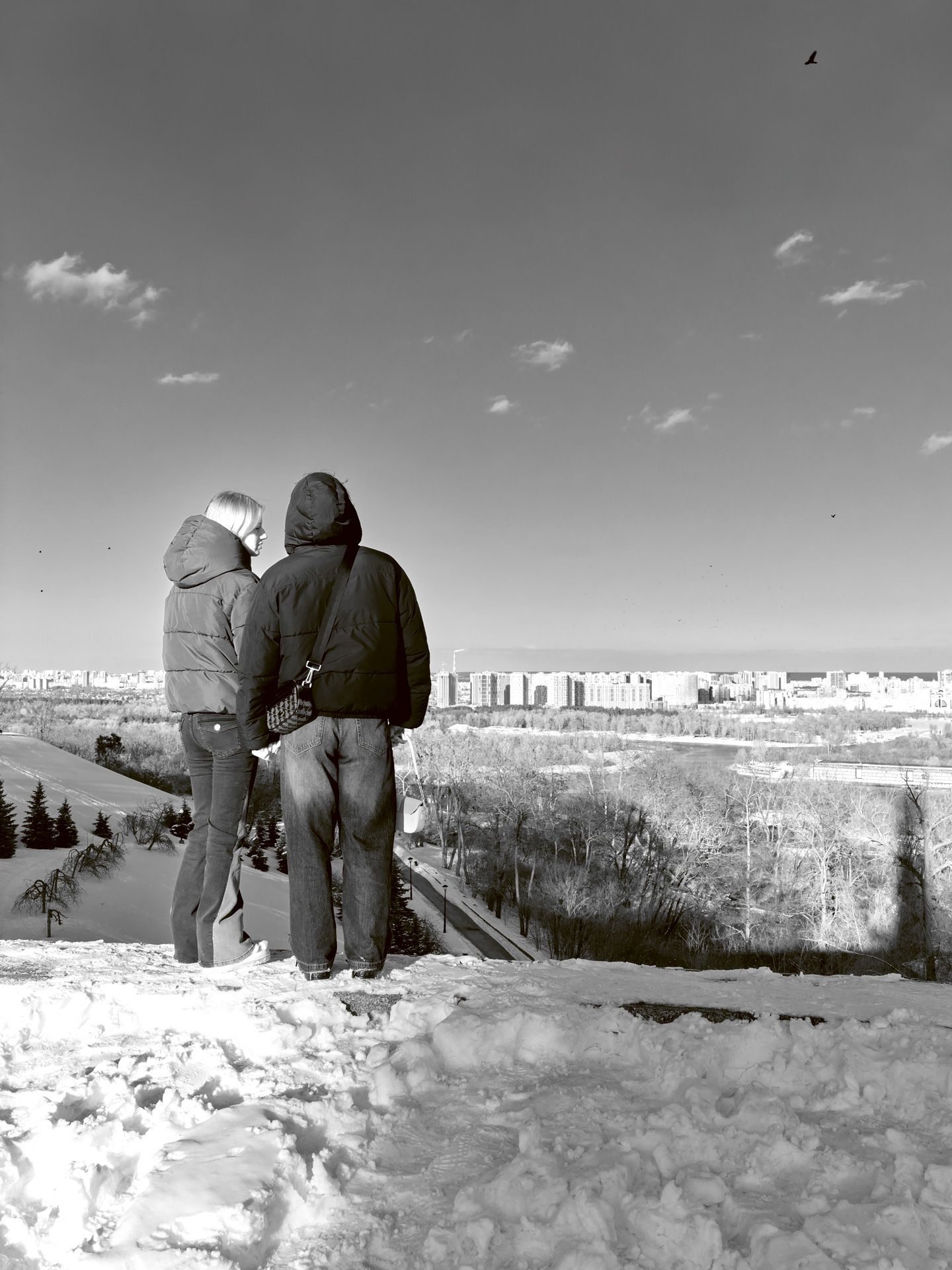 1995 ist Volker Kreidler in Kiew unterwegs. Die ukrainische Hauptstadt liegt nur wenige Stunden von Tschernobyl entfernt. Kaum zehn Jahre nach dem Atomunglück sind die Nachwirkungen hier noch zu spüren.