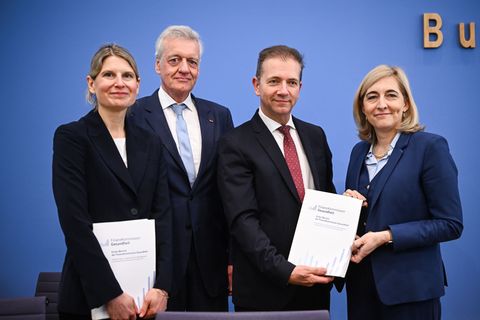 Die Kommission macht Einsparvorschläge von bis zu 42 Milliarden Euro. Foto: Britta Pedersen/dpa