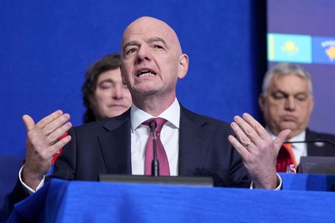 Hofft auf eine WM-Teilnahme Irans: FIFA-Präsident Gianni Infantino. (Archivbild) Foto: Mark Schiefelbein/AP/dpa