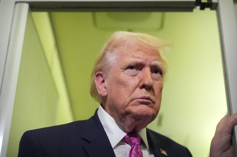 Donald Trump schaut grimmig