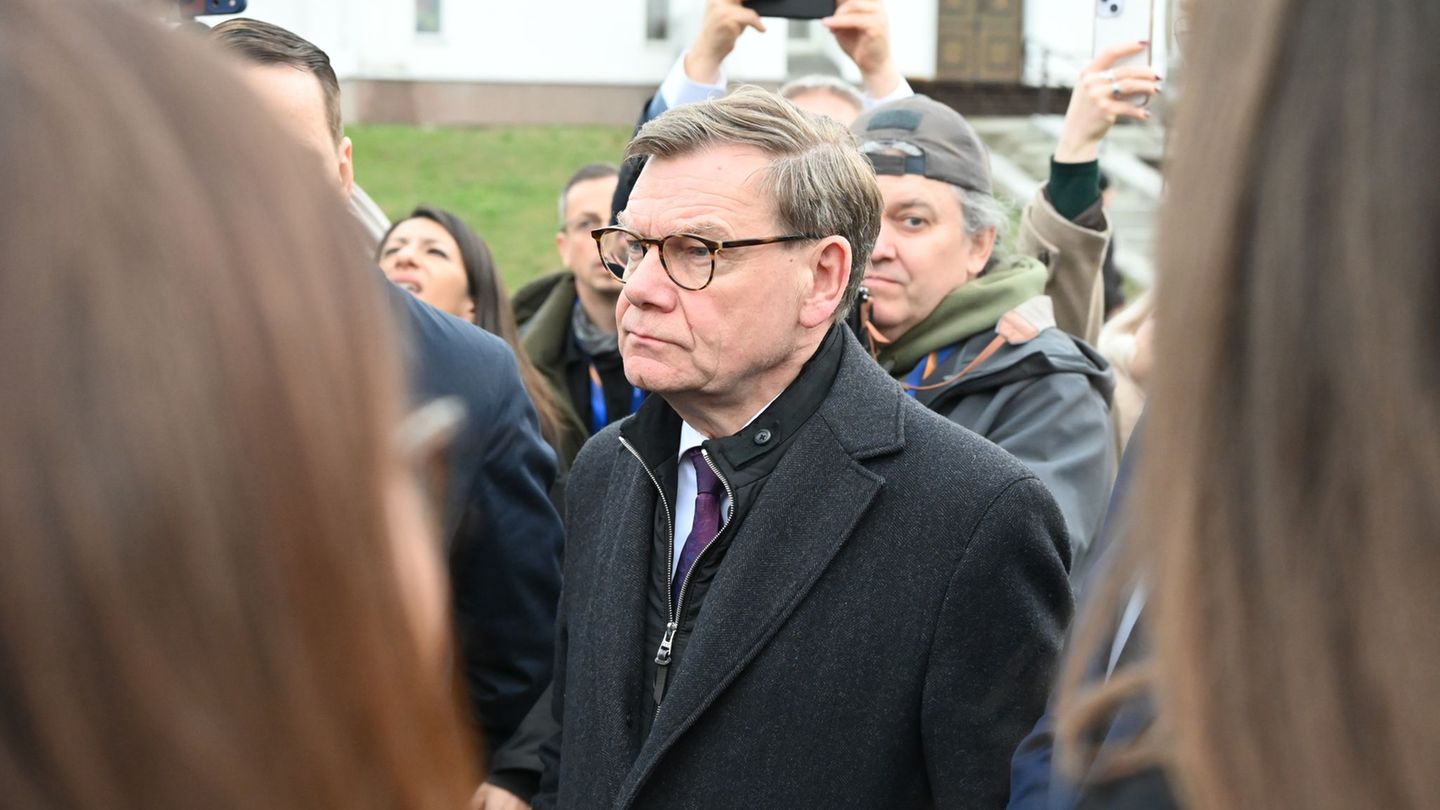 Auch der deutsche Außenminister Johann Wadephul ist in die Ukraine gereist. Foto: Ansgar Haase/dpa