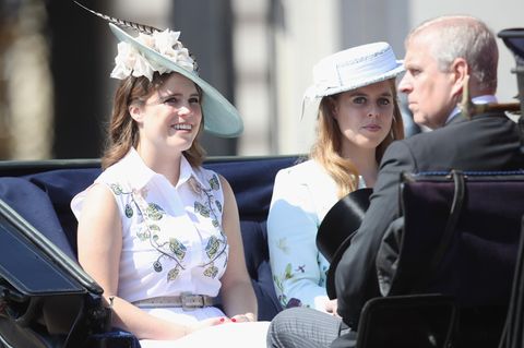 Andrew Mountbatten-Windsor mit seinen Töchtern Beatrice und Eugenia