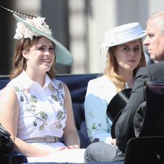 Andrew Mountbatten-Windsor mit seinen Töchtern Beatrice und Eugenia