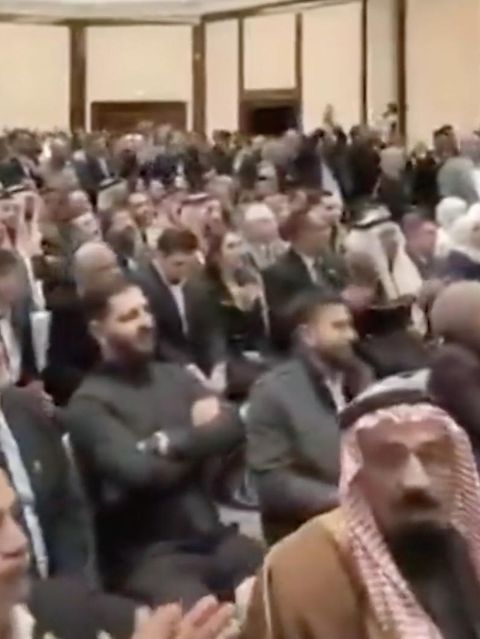 Ahmed Al-Scharaa betritt Berliner Hotel