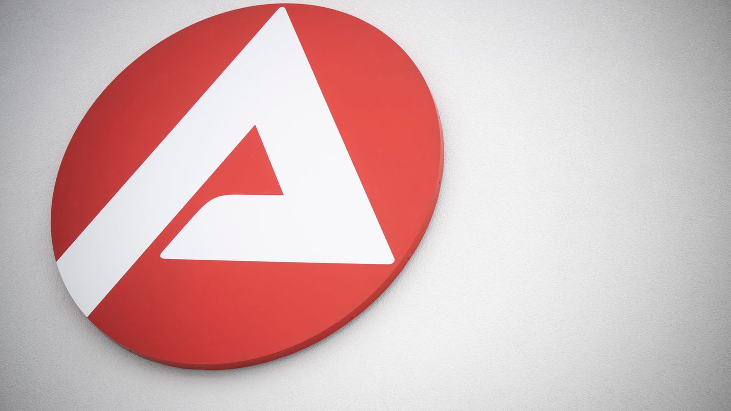 Wie üblich ist die Arbeitslosigkeit im März zurückgegangen. Eine Trendwende sieht die Arbeitsagentur aber noch nicht. (Symbolbil