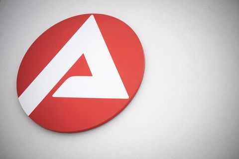 Wie üblich ist die Arbeitslosigkeit im März zurückgegangen. Eine Trendwende sieht die Arbeitsagentur aber noch nicht. (Symbolbil