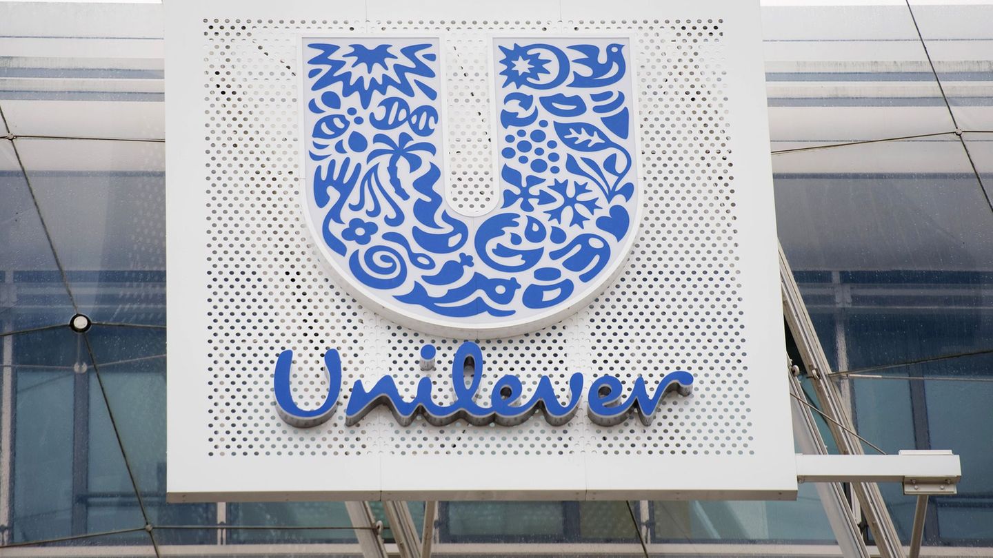 Unilever hat einen vorübergehenden Einstellungsstopp verhängt. Foto: Daniel Reinhardt/dpa