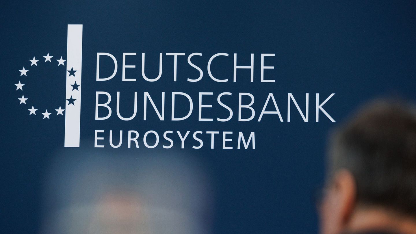 Finanzen: Bundesbank: Staatsschulden um 144 Milliarden Euro gestiegen