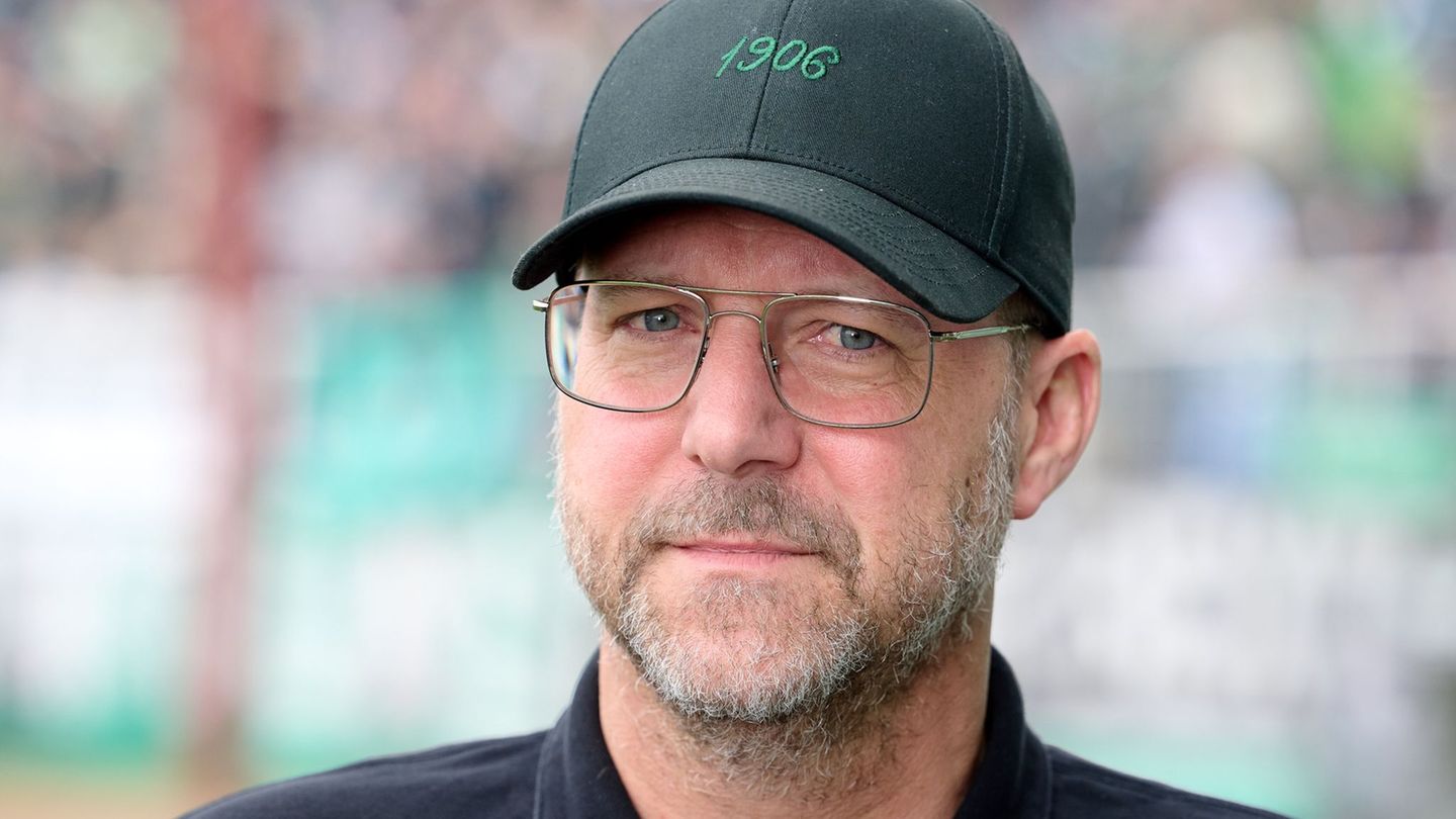 Der langjährige Münster-Coach Sascha Hildmann wird neuer Cheftrainer bei Jahn Regensburg. (Archivbild) Foto: Bernd Thissen/dpa