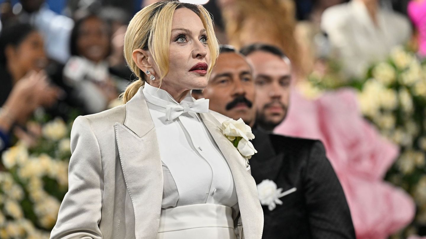 US-Popdiva Madonna, andere Künstler sowie Ärzte, Journalisten und Hochschulprofessoren protestieren gegen die Inhaftierung von K