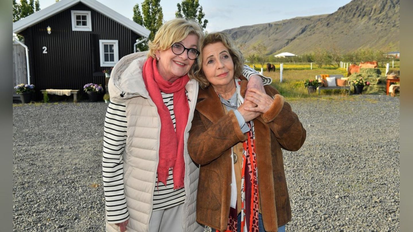 "Traumschiff: Island": Evelyn (Saskia Vester, l.) und Antonia (Michaela May) treffen nach vielen Jahren wieder aufeinander.