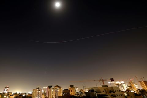 Rakete über Netanja in Israel am Montagabend