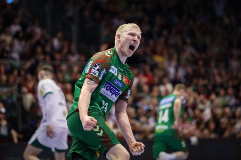 Der Magdeburger Magnus Saugstrup will mit seinem Team auch in Göppingen jubeln. Foto: Ronny Hartmann/dpa-Zentralbild/dpa