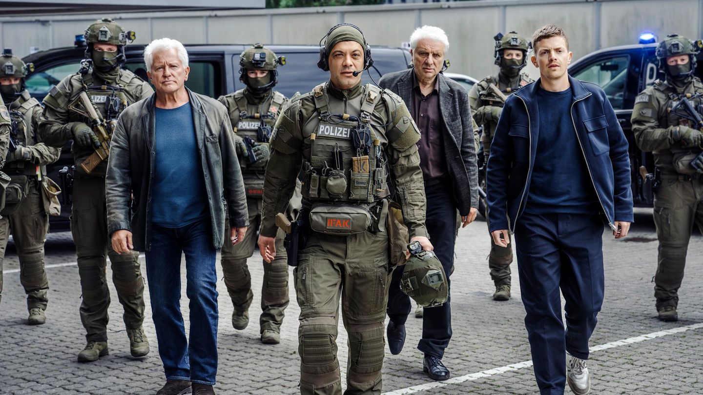 Kalli Hammermann wird künftig das neue Münchner „Tatort“-Team leiten, zusammen mit Nikola Buvak (Carlo Ljubek, Mitte), der im letzten Fall von Batic und Leitmayr als SEK-Chef zum Einsatz kommt.