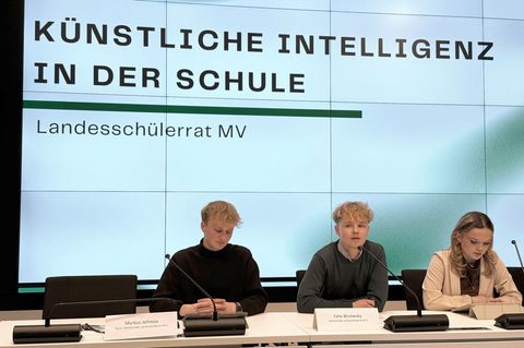 Viele Schüler nutzen KI für die Schule. Foto: Iris Leithold/dpa /dpa
