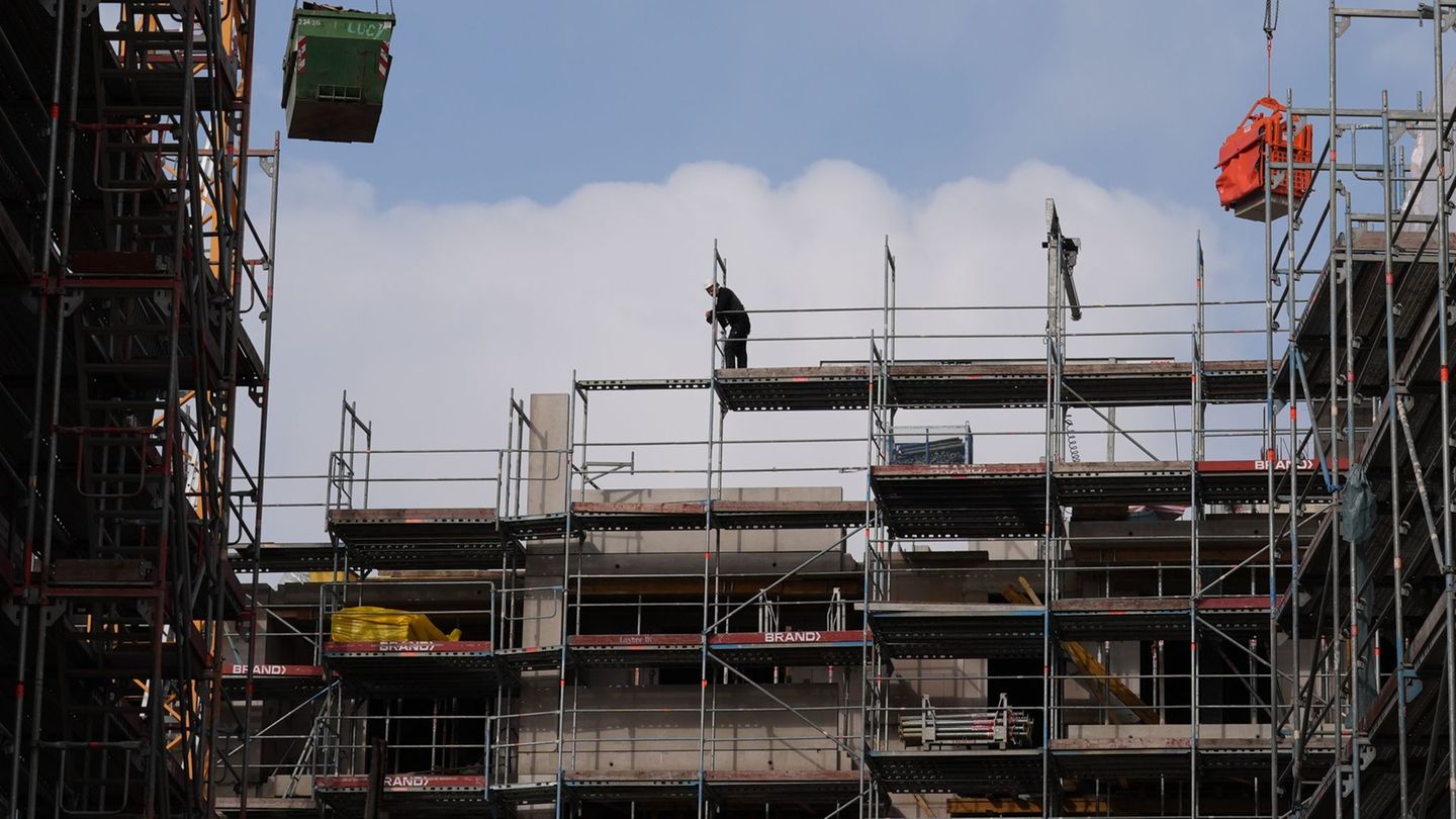 Der rot-grüne Senat beschließt eine Tariftreueregelung für Hamburg. (Archivbild) Foto: Marcus Brandt/dpa