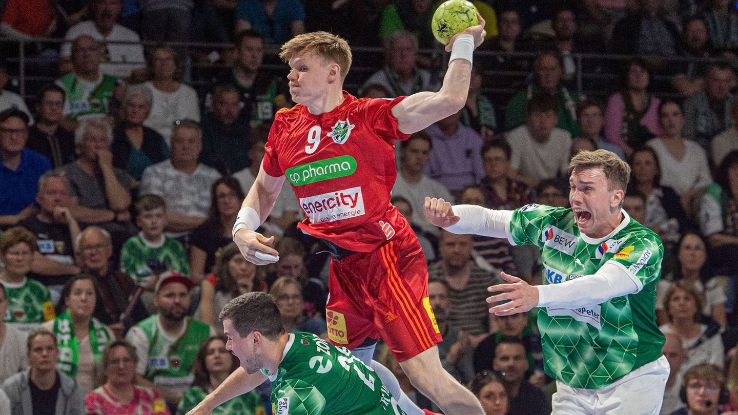 Vilhelm Poulsen bleibt bei der TSV Hannover-Burgdorf. (Archivbild) Foto: Sebastian Räppold/Sportfoto Matthias Koch/dpa