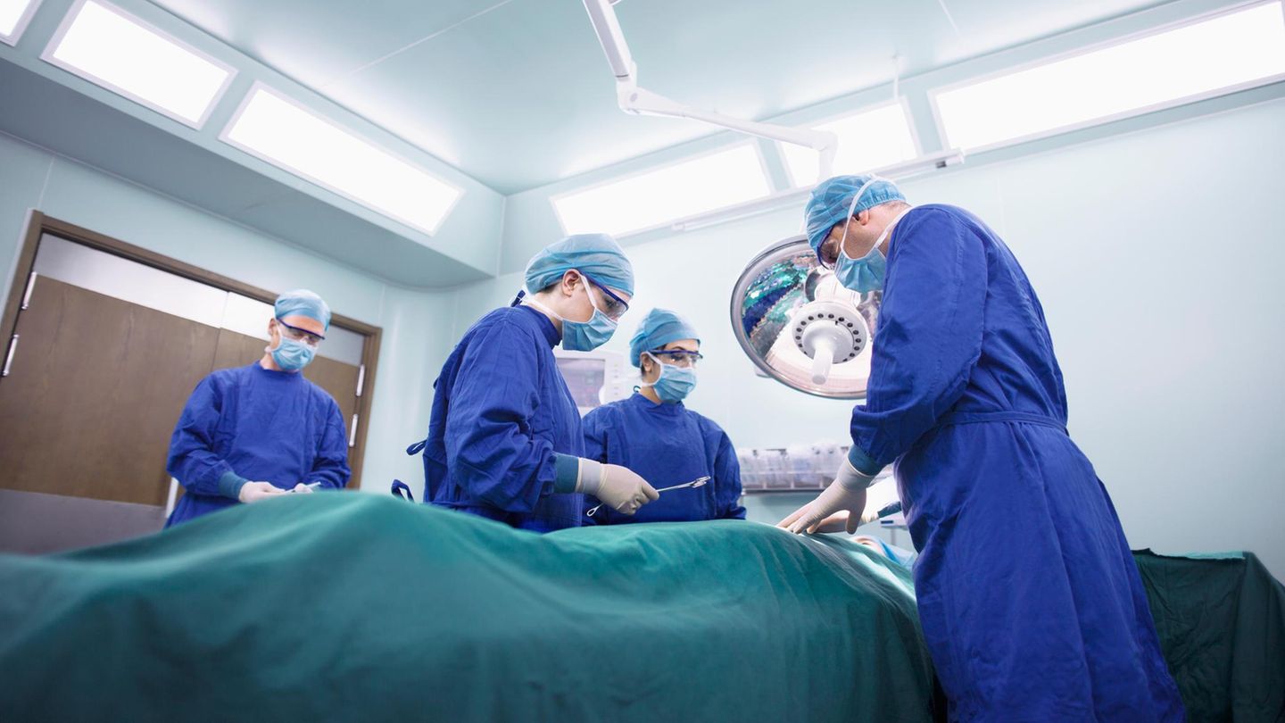 Ärzte im OP