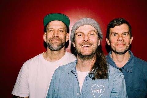 Die Doku "Sportfreunde Stiller - Mit dem Herz in der Hand" beleuchtet die Sportfreunde Stiller: Florian Weber, Peter Brugger u