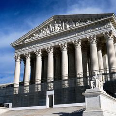 Vor dem Supreme Court wird mündlich verhandelt. (Archivbild) Foto: Julia Demaree Nikhinson/AP/dpa