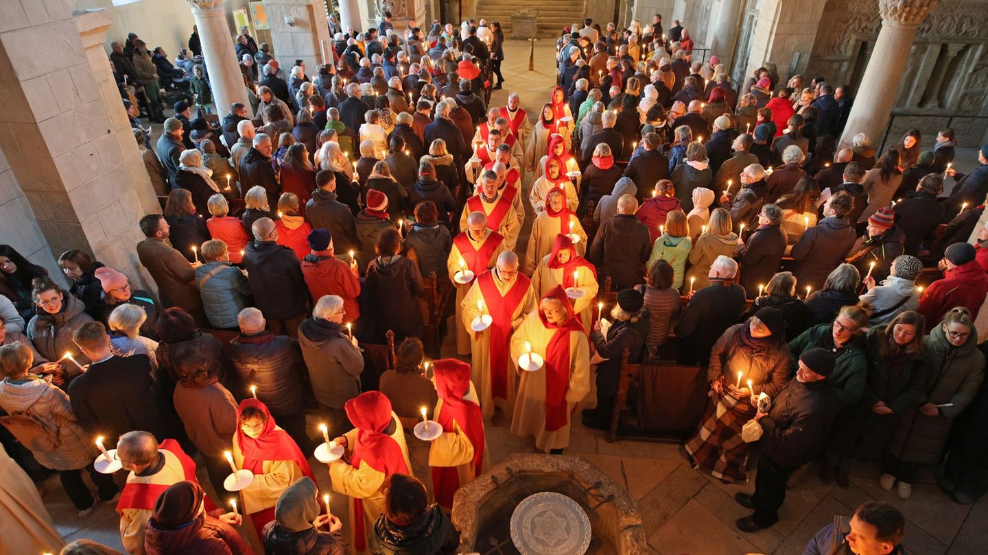 Bräuche: Aus der Grabkammer kommt das Licht - Historisches Osterspiel