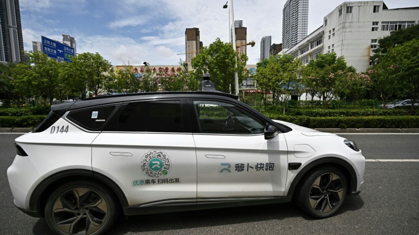 Panne stoppt selbstfahrende Taxis in China - Polizei spricht von "Fehlfunktion"