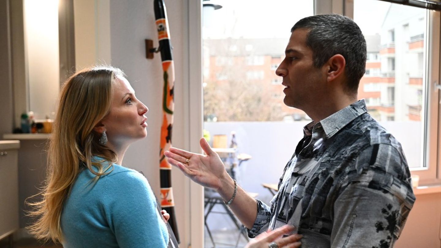 "Alles was zählt": Isabelle (l.) kann Dragan schließlich glaubhaft versichern, dass er für sie genau das richtige Alter hat.