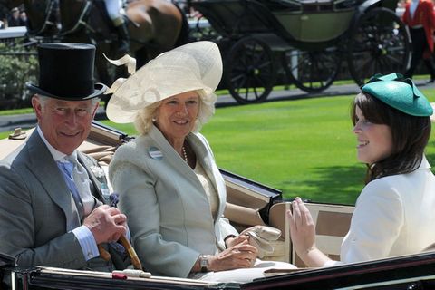 Charles, Camilla und die Nichten Beatrice und Eugenie: Ein ähnliches Bild erwartet die Schaulustigen wohl auch dieses Jahr bei