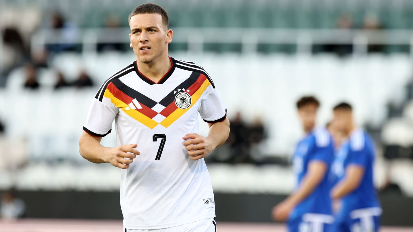 Said El Mala trauert nach dem Tod seiner Großmutter. Foto: Yorgos Karahalis/dpa