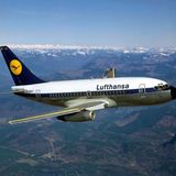 Eine Lufthansa Boeing 737 im Flug