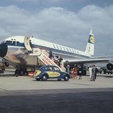Eine Lufthansa Boing 707 auf dem Rollfeld 1970