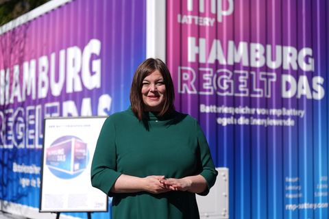 Energiesenatorin Fegebank (Grüne) sagte, der neue Speicher werde helfen, Strom dann verfügbar zu machen, wenn er gebraucht werde