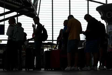 Zum Osterferienstart sind an den Flughäfen Leipzig/Halle und Dresden zahlreiche Flüge zu beliebten Urlaubszielen geplant. (Symbo