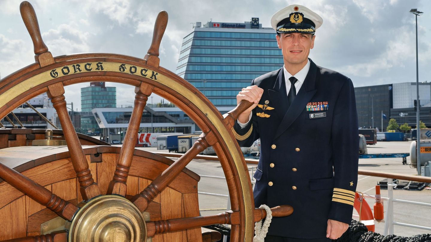 Kommandant Elmar Bornkessel will den Segelanteil der "Gorch Fock" erhöhen. (Archivbild) Foto: Ulrich Perrey/dpa