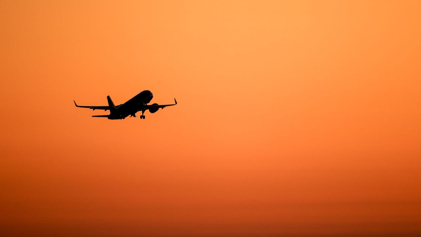 DLR: Wie Flügel für klimaverträgliche Flugzeuge geprüft werden