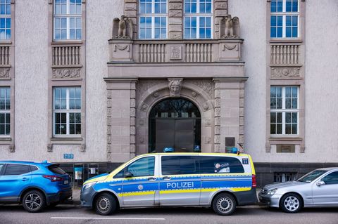 Nach dem Urteil im Prozess um einen erschossenen Polizisten in Völklingen betont Innenminister Jost, die Entscheidung des Gerich