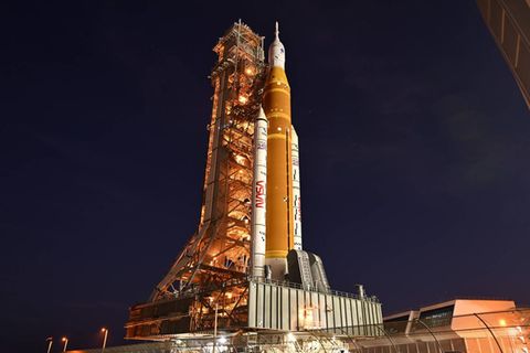 XXL-Rakete fliegt zum Mond