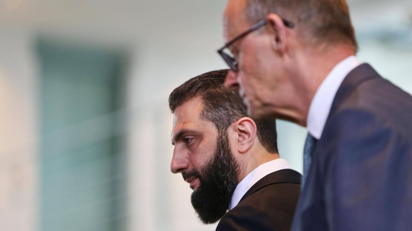 Friedrich Merz und Ahmed Al-Scharaa bei der gemeinsamen Pressekonferenz im Bundeskanzleramt