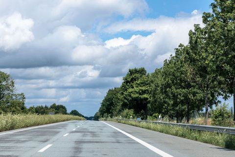 Zwischen Klein Barkau und Löptin ist ein neues Teilstück der A21 fertig. (Symbolbild) Foto: Markus Scholz/dpa