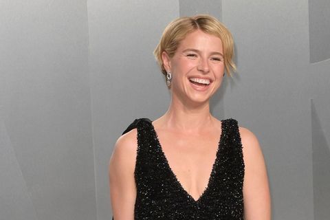Wird Jessie Buckley der neue 007? Die Nachricht ist nur ein Aprilscherz.