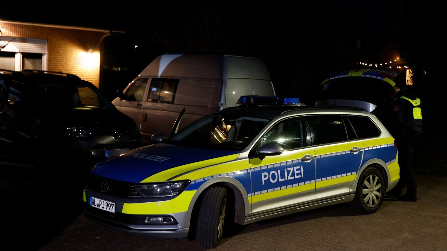 Ein totes Baby ist einer Mülltonne im Kreis Harburg entdeckt worden. Foto: Georg Wendt/dpa