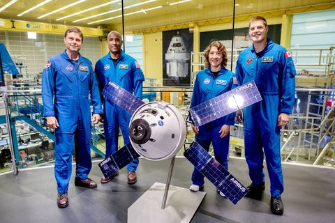 Anfang April sollen mit der Mission "Artemis 2" wieder Menschen um den Mond fliegen. (Archivfoto) Foto: Hauke-Christian Dittrich