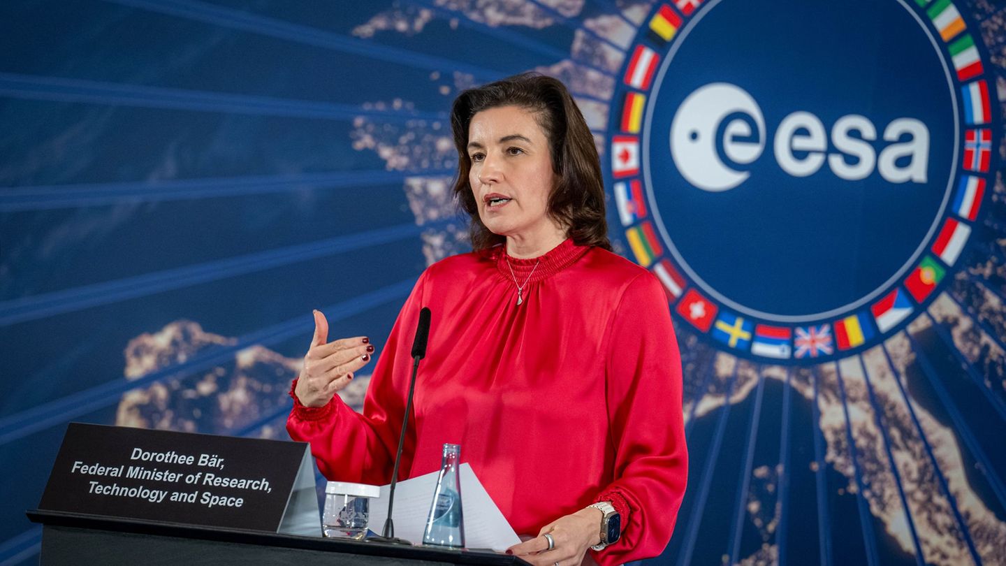 Raumfahrt: Raumfahrtministerin zu Mond-Mission: Deutschland mit an Bord