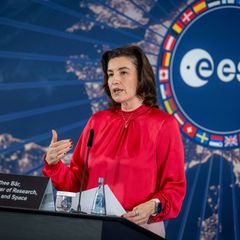 Bundesraumfahrtministerin Dorothee Bär (CSU) setzt auf eine deutsche Teilnahme bei einer künftigen Mond-Mission. (Archivbild) Fo