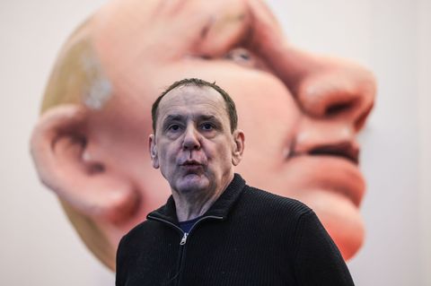 Jacques Tilly vor Putin-Figur. (Archivbild) Foto: Oliver Berg/dpa