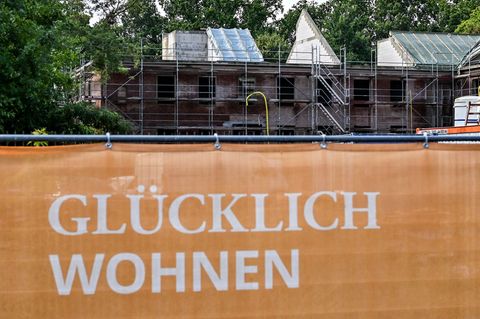 Brandenburgs Infrastrukturminister Robert Crumbach (SPD) nennt seine Ziele für die Wohnungspolitik (Archivbild). Foto: Jens Kala