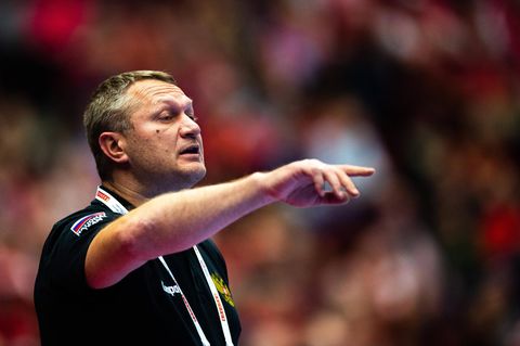 Eduard Kokscharow als Trainer der russischen Nationalmannschaft bei der Handball-EM 2020
