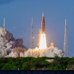 Raketenstart: Nach mehr als 50 Jahren fliegen mit der Nasa-Mission Artemis 2 wieder Astronauten in Richtung Mond