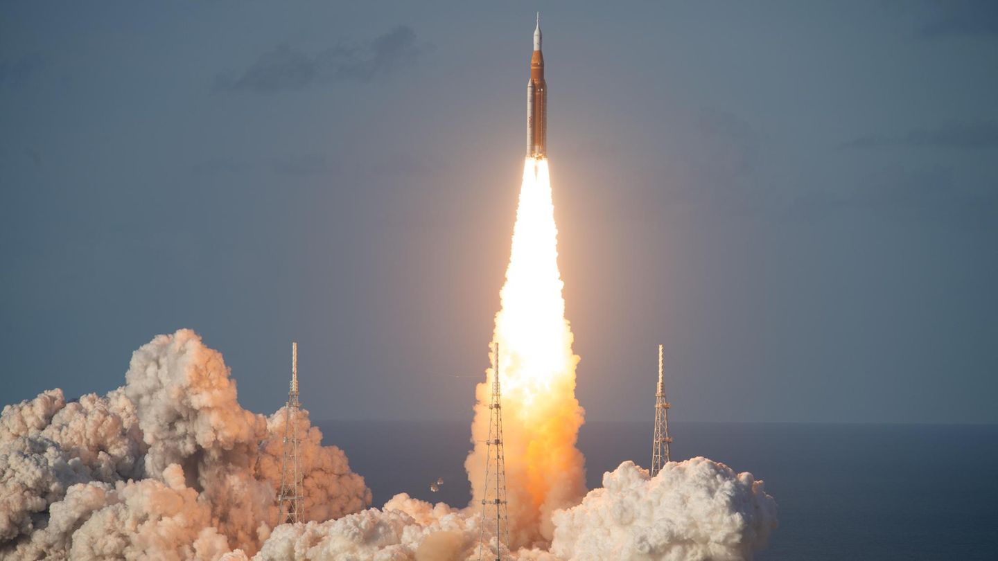 Erstmals seit über 50 Jahren: Auf dem Weg zum Mond: Start der „Artemis 2“-Rakete im Video