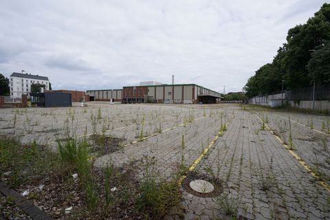 Rund eine Milliarde Euro soll in den ehemaligen Sitz der Holsten-Brauerei investiert werden. (Archivbild) Foto: Marcus Brandt/dp